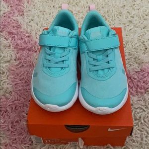 Nike Girls Flex Experience RN Sz 11 NIB